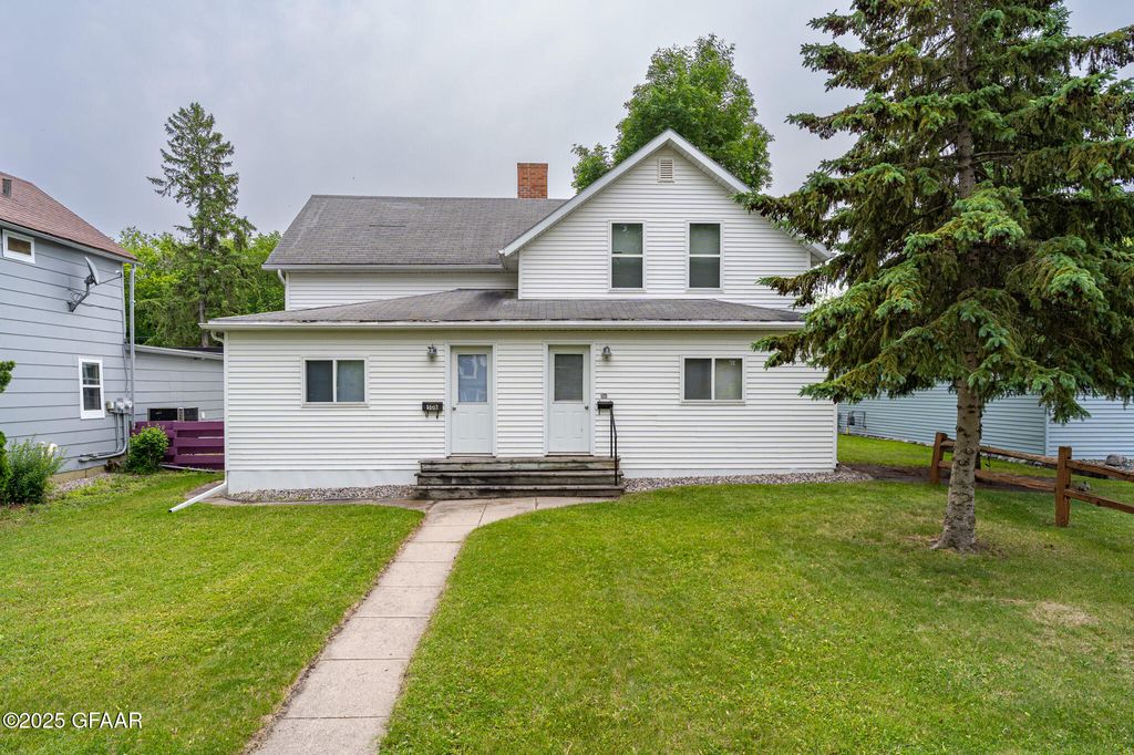 506/508 N Front St, Crookston, MN 56716 | MLS# 25-893 | Trulia