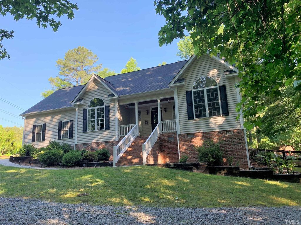 7004 Oak Village Way, Fuquay Varina, NC 27526