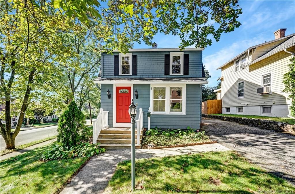8 Woodland Ave, Hamden, CT 06514