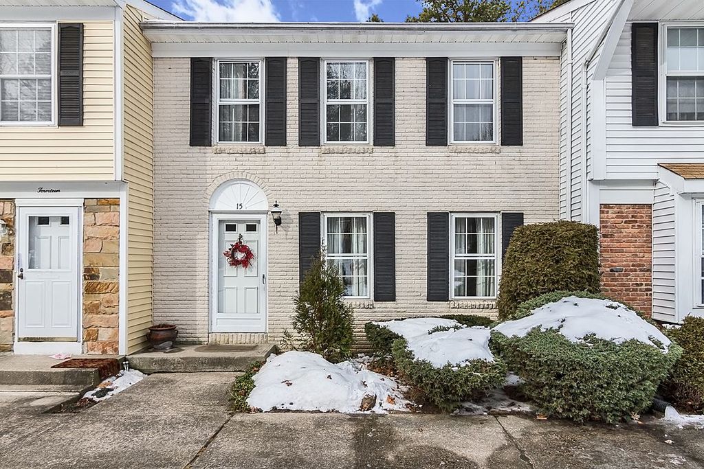 15 Thornton Cmns, Yaphank, NY 11980 Trulia