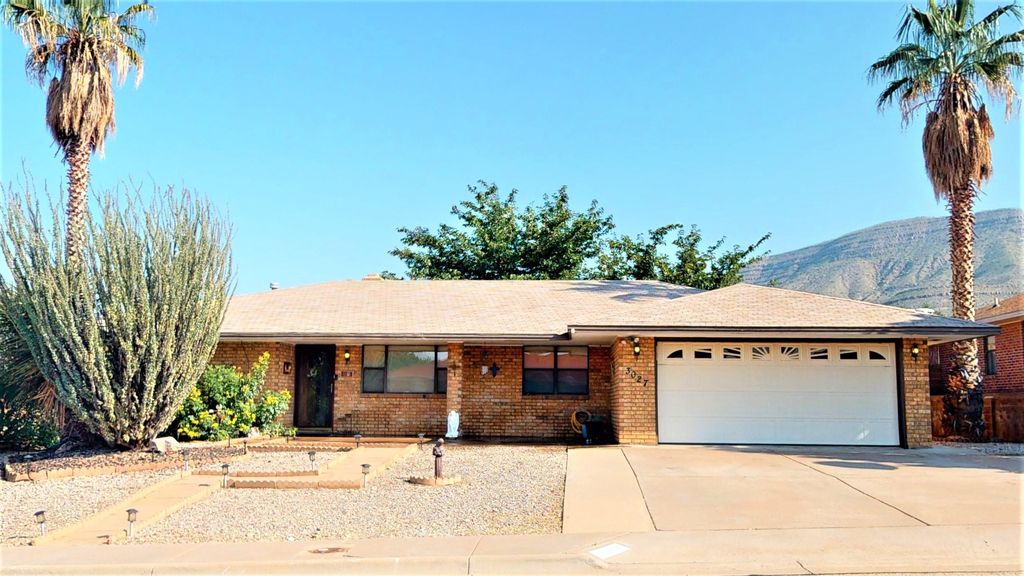 3027 Los Robles St, Alamogordo, NM 88310
