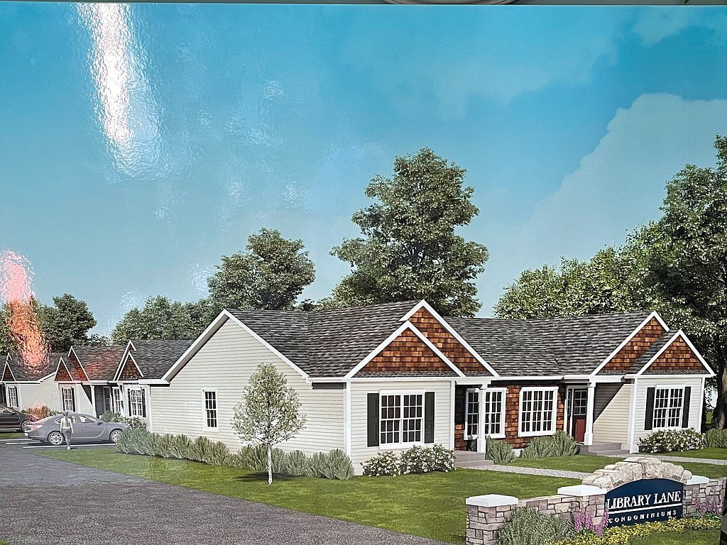 600 Sandy Ln, Warwick, RI 02889