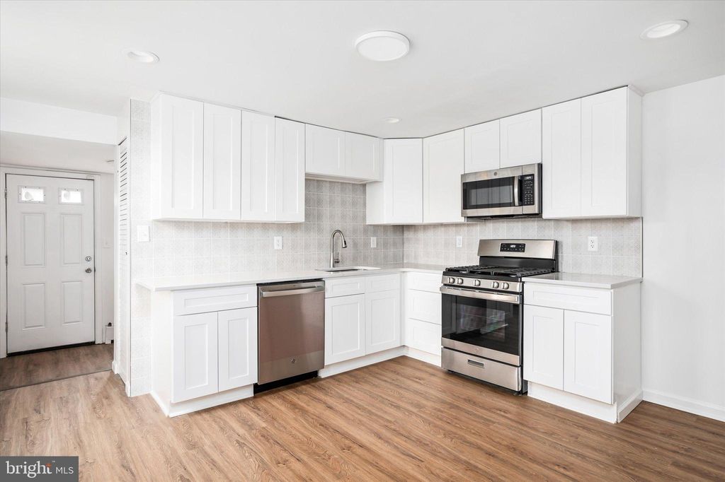 135 Hewitt Ave, Trenton, NJ 08611