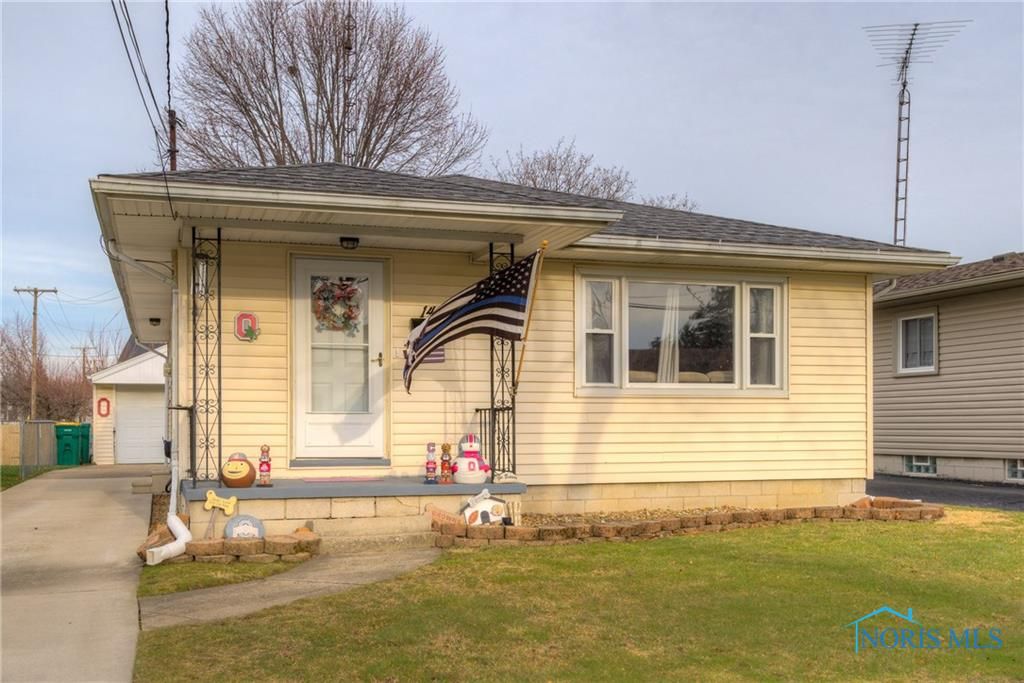 14 Vineyard Dr, Rossford, OH 43460 3 Bed, 1 Bath SingleFamily Home