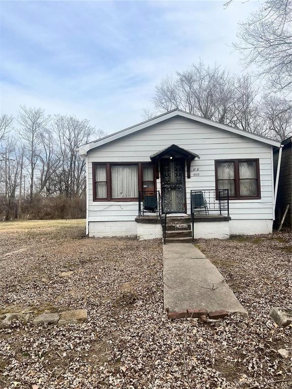 1909 Russell Ave, East Saint Louis, IL 62207