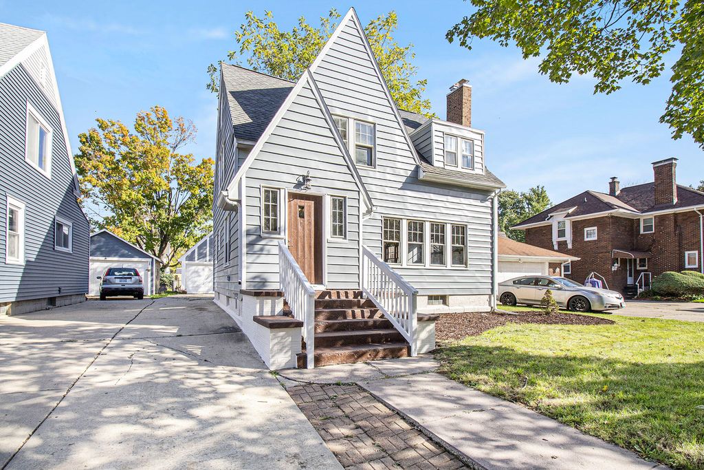 327 West St, Lansing, MI 48915