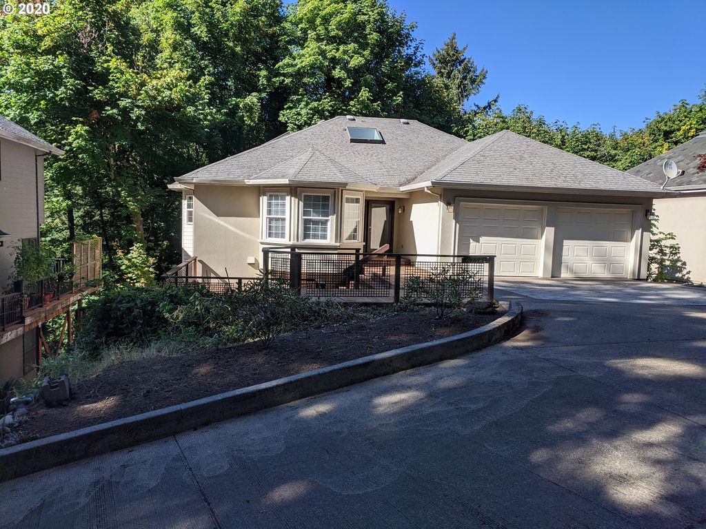 6254 SW Burlingame Ave #A, Portland, OR 97239