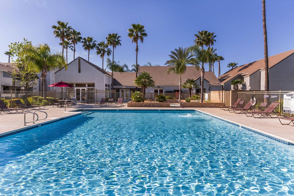 3800 W Devonshire Ave, Hemet, CA 92545
