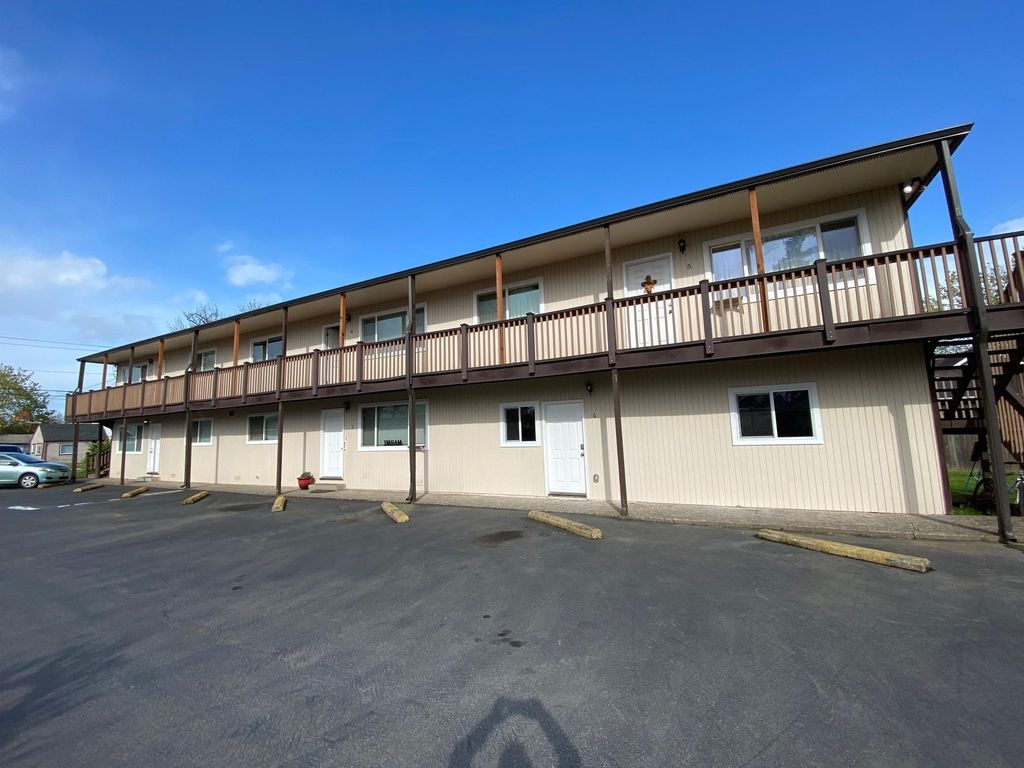 271 Clay St E  #4, Monmouth, OR 97361