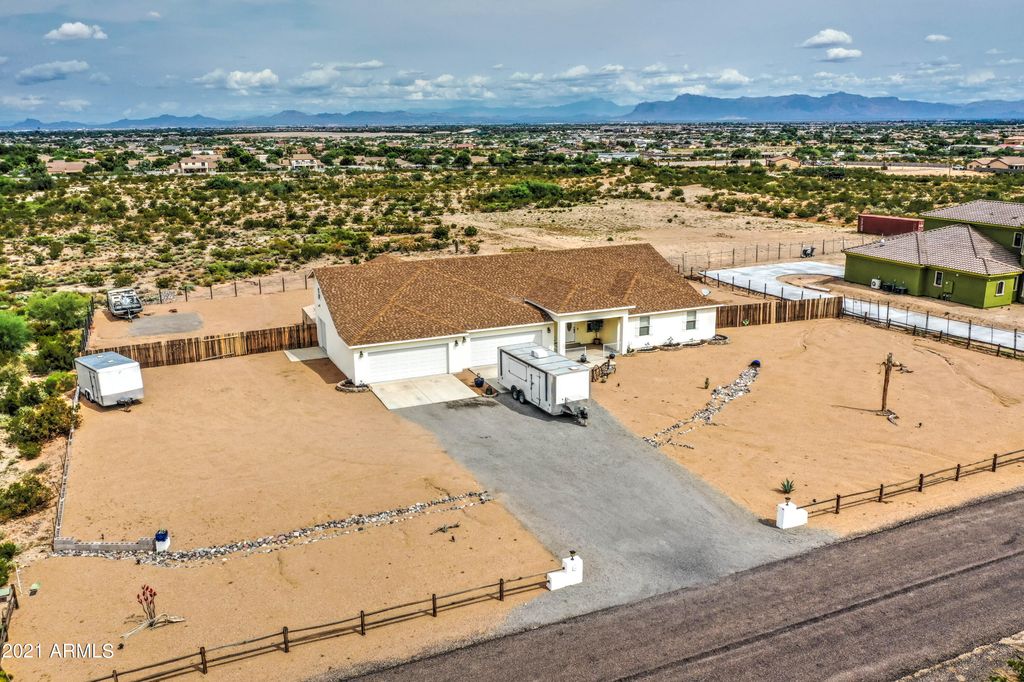 8156 W Sun Dance Dr, Mesa, AZ 85142
