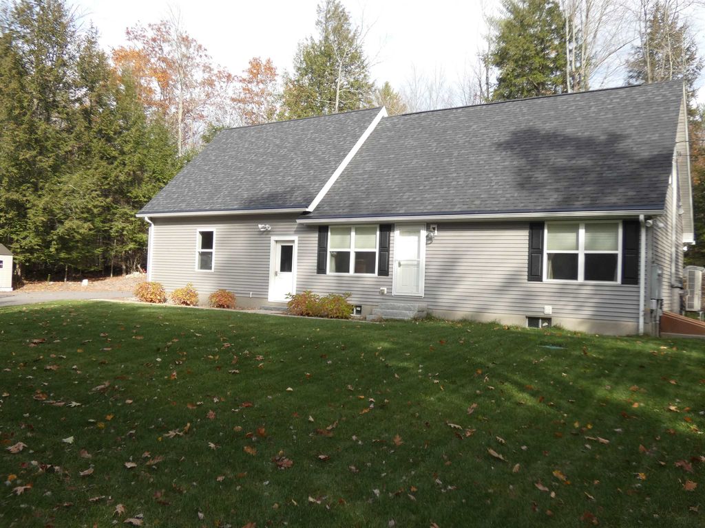 1139 Center St, Wolfeboro, NH 03894