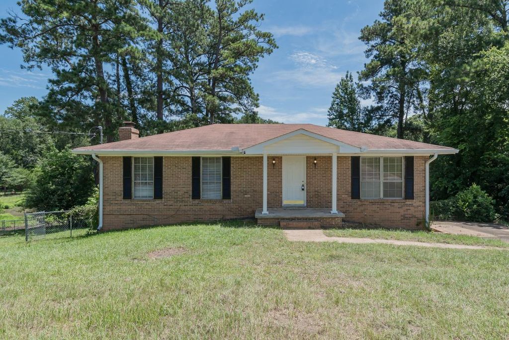 5720 Knollwood Ct, Millbrook, AL 4 Bed, 2 Bath SingleFamily Home