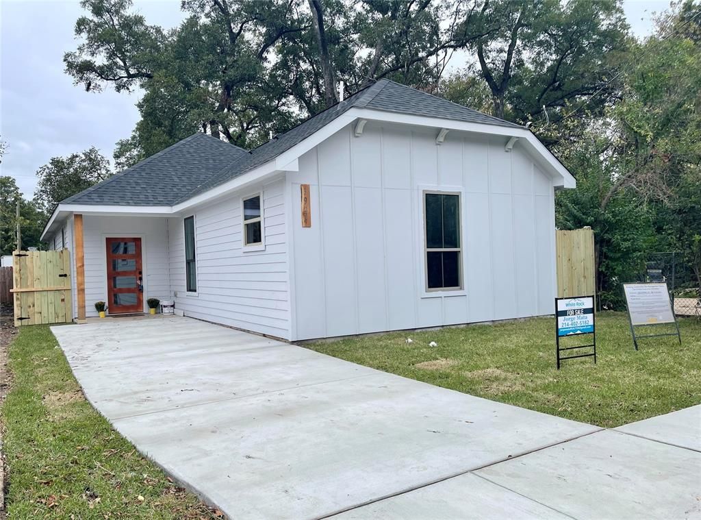 3924 Avant St, Dallas, TX 75215