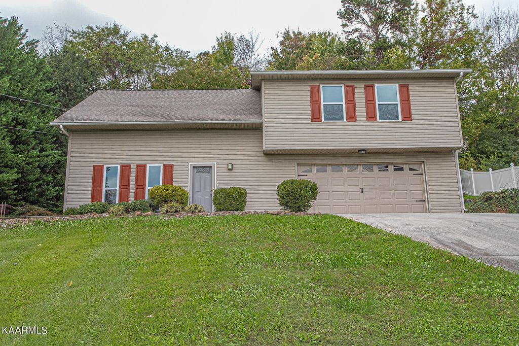 11313 Snyder Rd, Knoxville, TN 37932