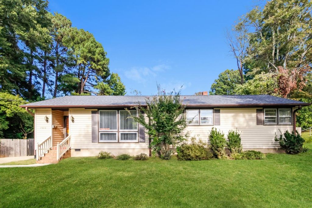 1606 Quail Dr, Greensboro, NC 27408