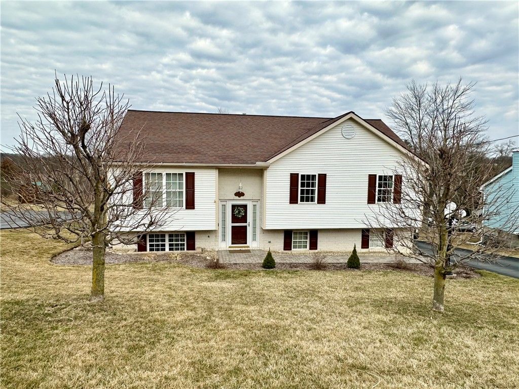204 Charlotte Cir E, Kittanning, PA 16201