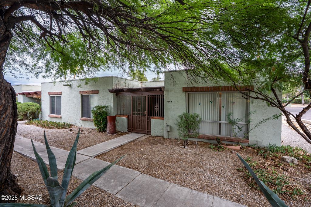 【中古】 Live in Tucson AmorBelhomDuo 中古】 Live in Tucson AmorBelhomDuo 85736 Homes For Sale