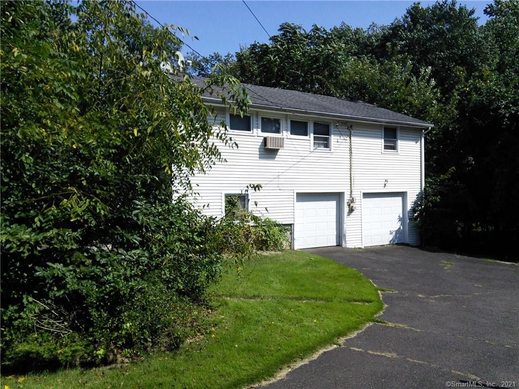 260 Barryscott Dr, Fairfield, CT 06825