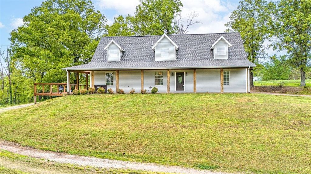 17163 Kincheloe Rd, Siloam Springs, AR 72761
