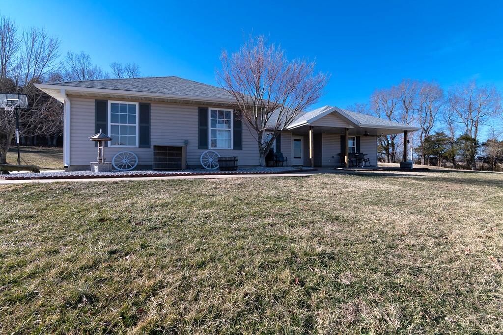 220 Barbwire Lane, Sparta, MO 65753 Trulia