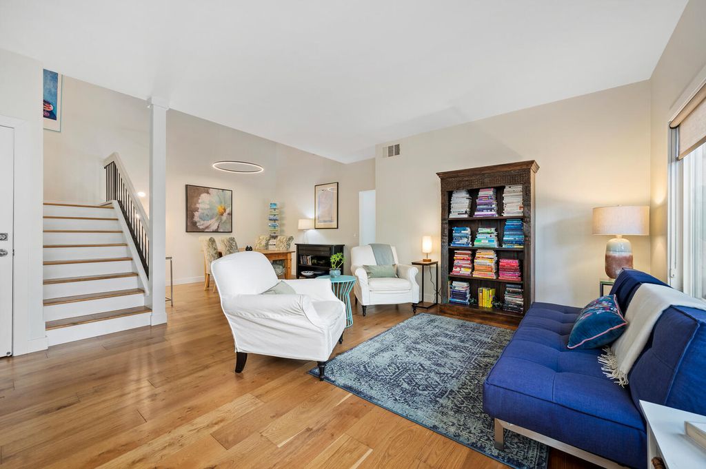 2114 Summerhill Dr, Encinitas, CA 92024
