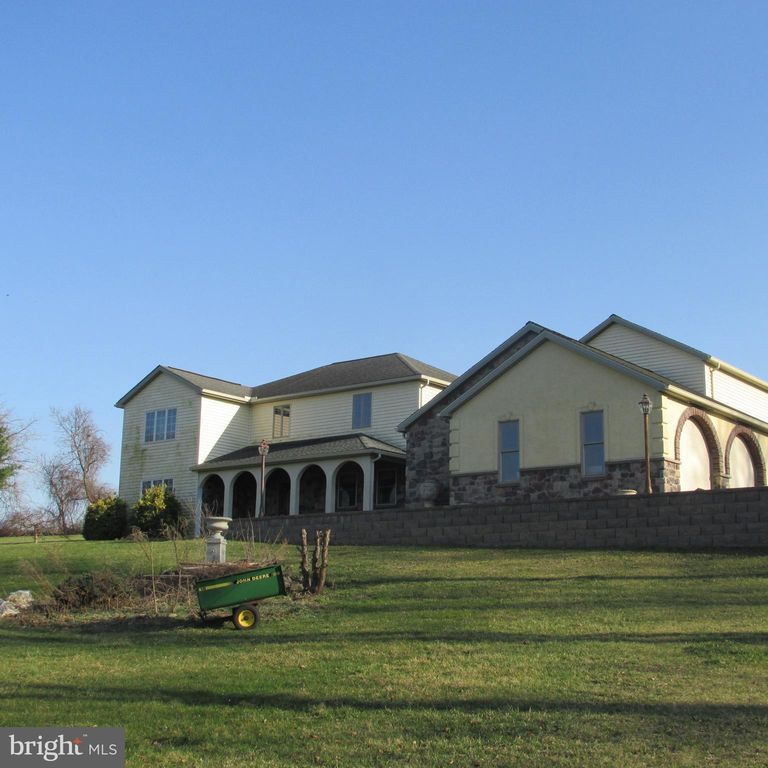 158 Harristown Rd, Paradise, PA 17562