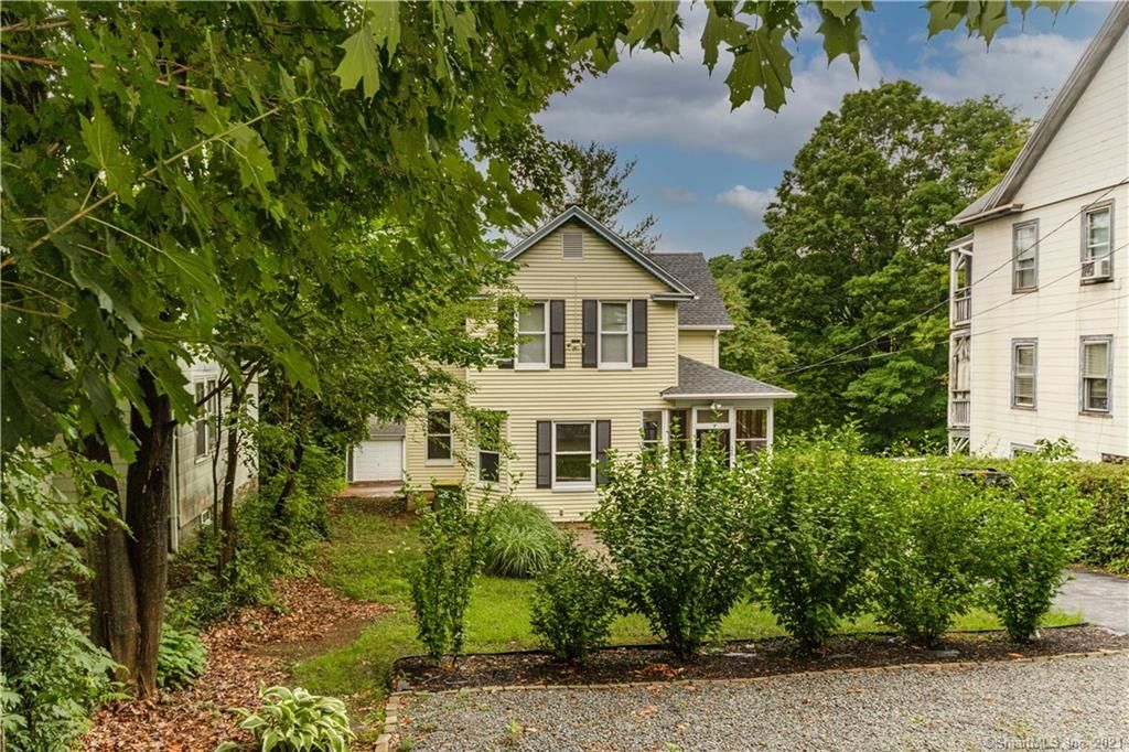 26 Sunset Ave, Waterbury, CT 06708