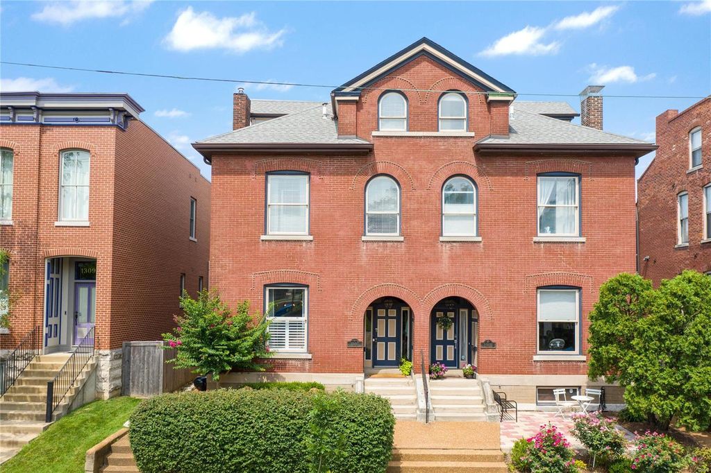 1305 Dolman St, Saint Louis, MO 63104