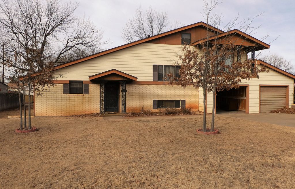 811 S Houston St, Shamrock, TX 79079 Trulia