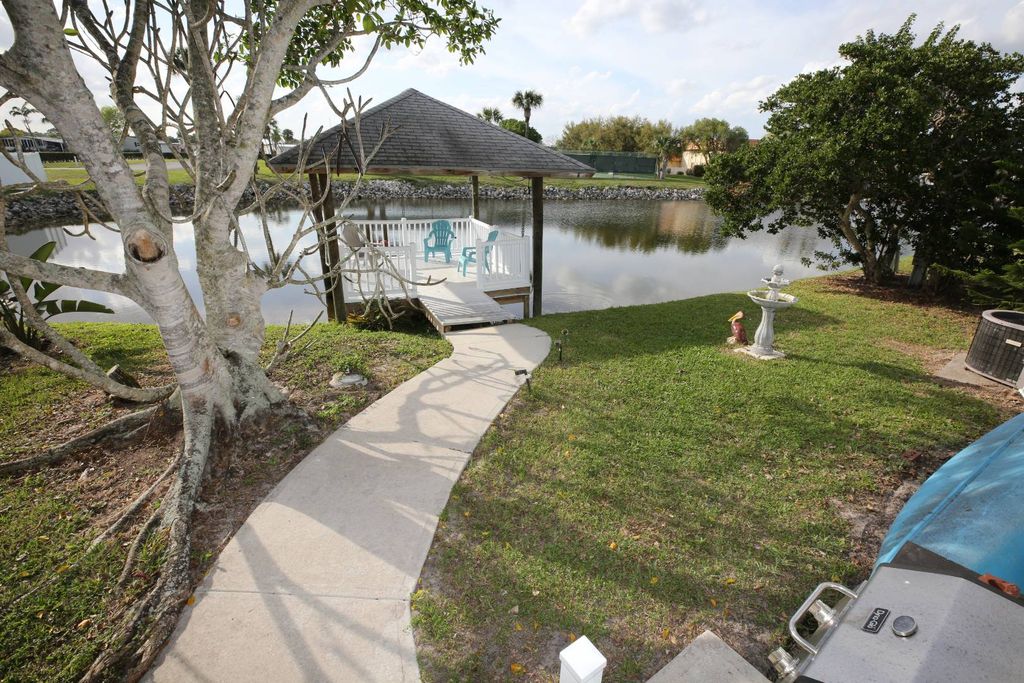 8775 20th St #20L, Vero Beach, FL 32966