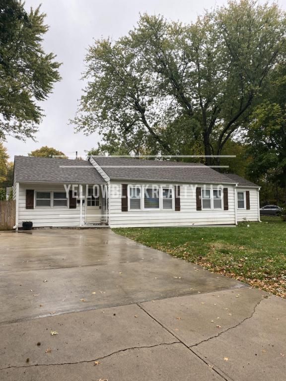 8337 Goodman St, Overland Park, KS 66212
