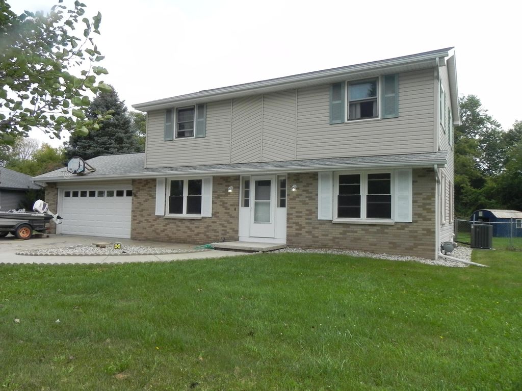7914 Foxwood St, Richland, MI 49083
