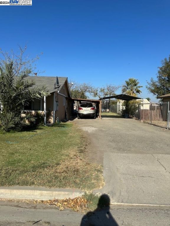 25368 W  Tuft Ave, Tranquillity, CA 93668
