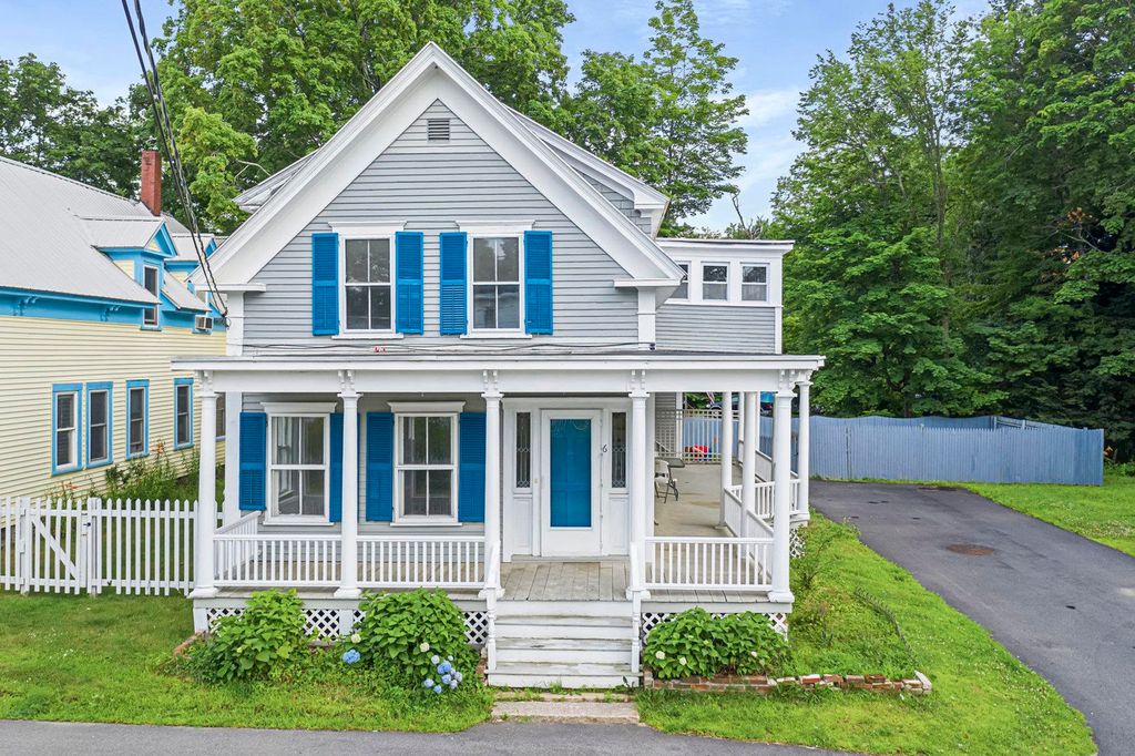 6 Catherine St, Rochester, NH 03867