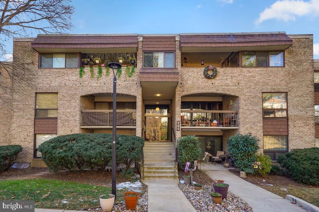 405 Christopher Ave #36, Gaithersburg, MD 20879