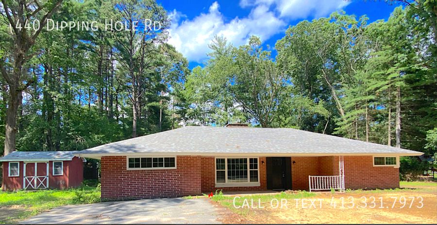 440 Dipping Hole Rd, Wilbraham, MA 01095