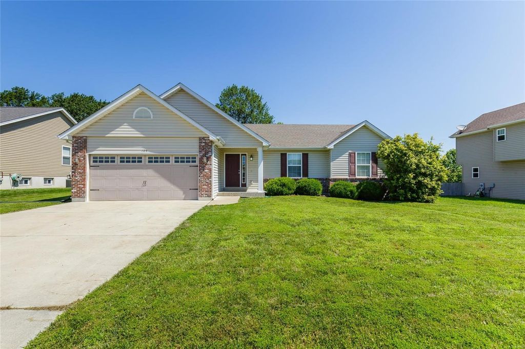 105 Lexington Ave, Wright City, MO 3 Bed, 2 Bath SingleFamily Home