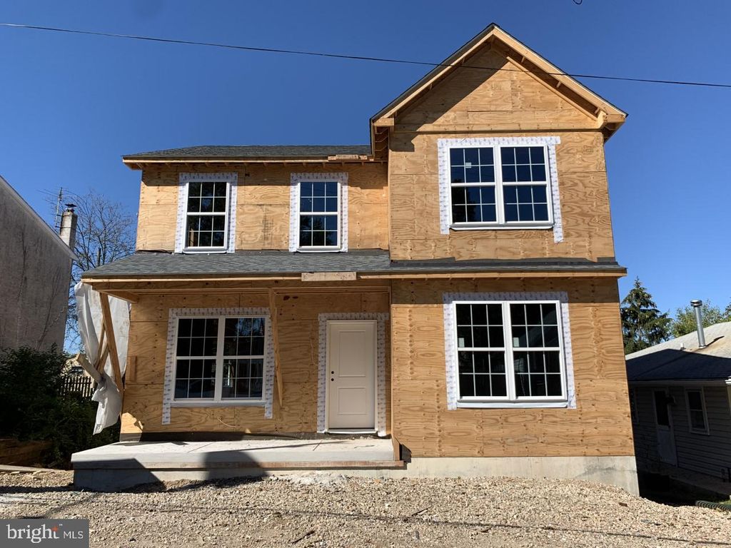 1A Cherry St, Phoenixville, PA 19460