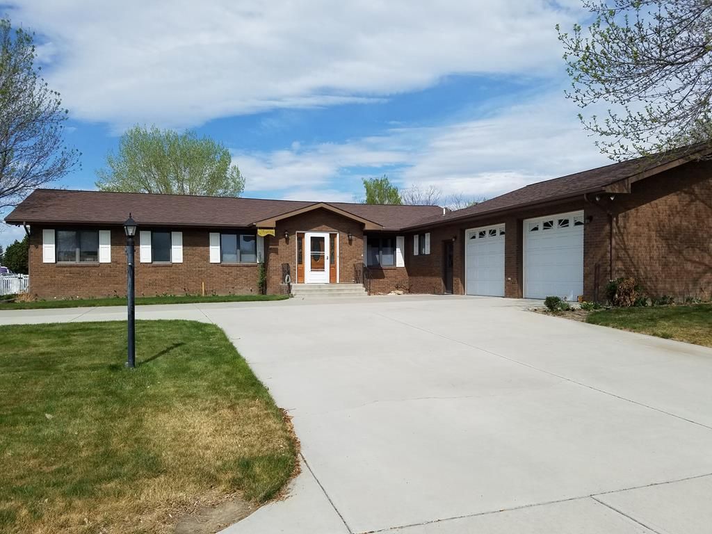 220 Grand St, Powell, WY 82435 Trulia