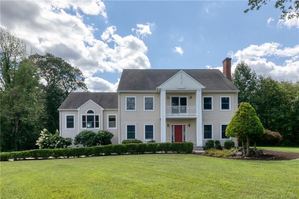 55 Emerald Glen Ln, Salem, CT 06420