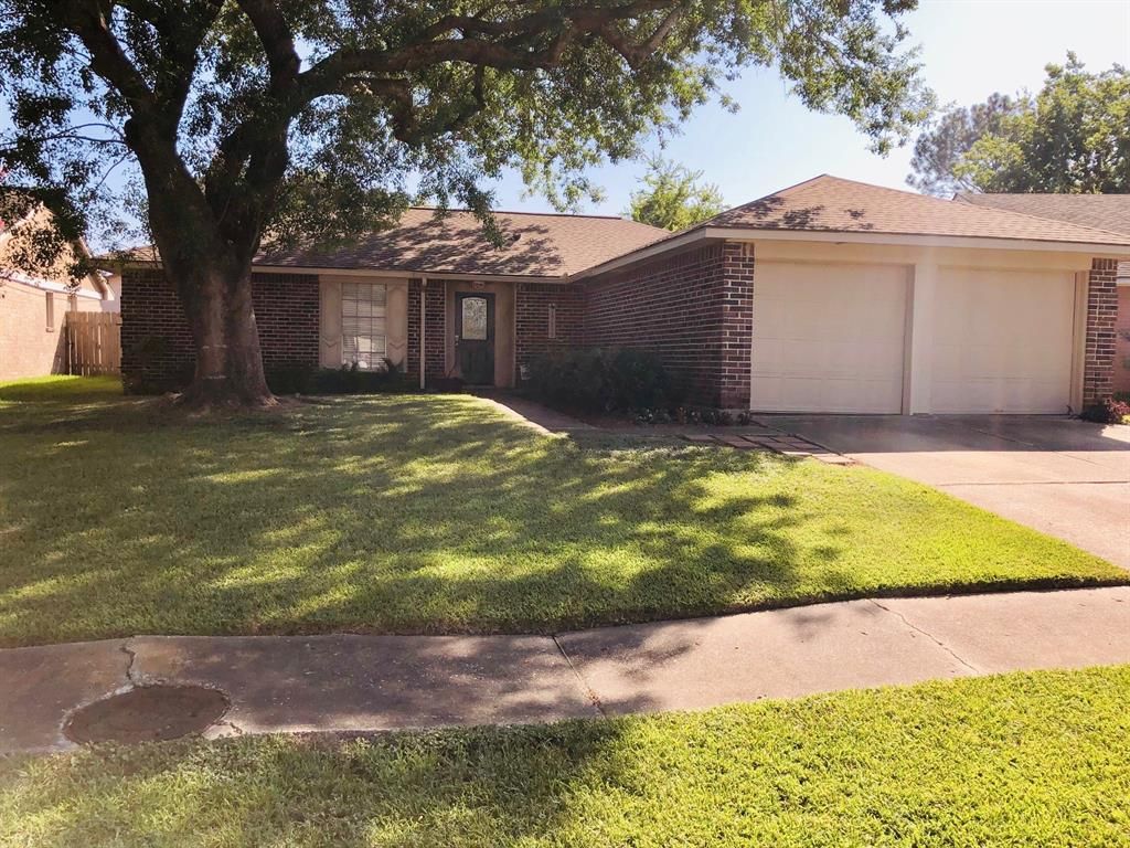 17119 Coopers Draw Ln, Friendswood, TX 77546