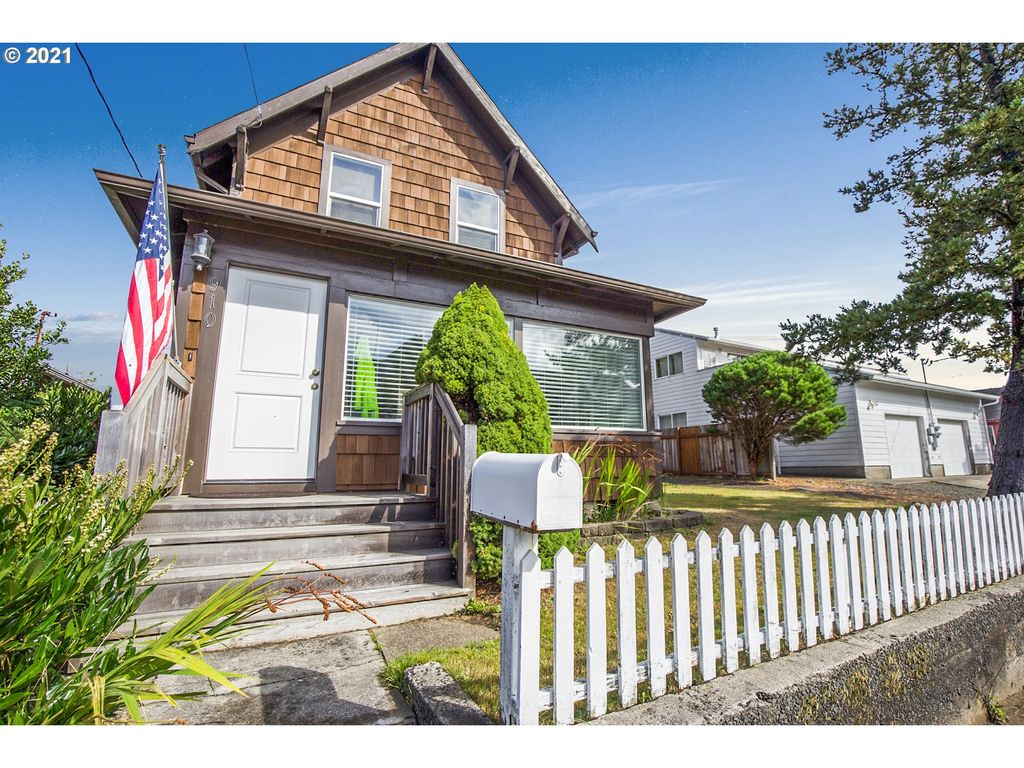 910 1st Ave, Seaside, OR 97138