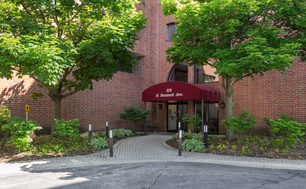101 Summit Ave #508, Park Ridge, IL 60068