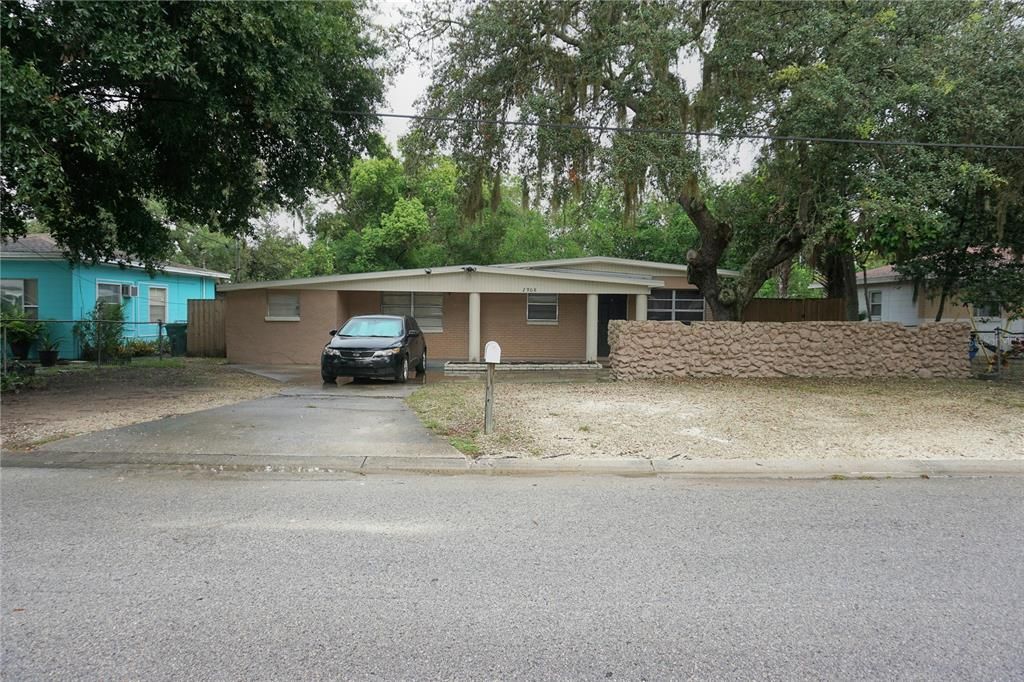 2908 E Howell St, Tampa, FL 33610