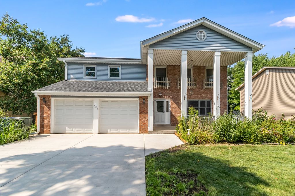 1409 Sussex Rd, Naperville, IL 60540