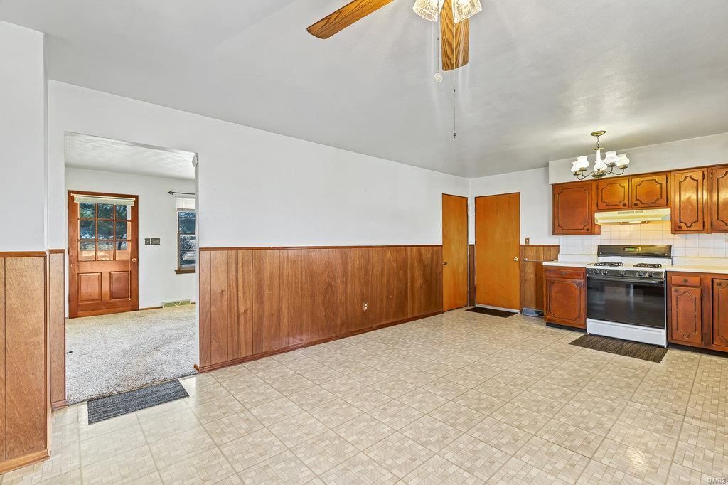 8700 State Route 3, Columbia, IL 62236 3 Bed, 1 Bath SingleFamily