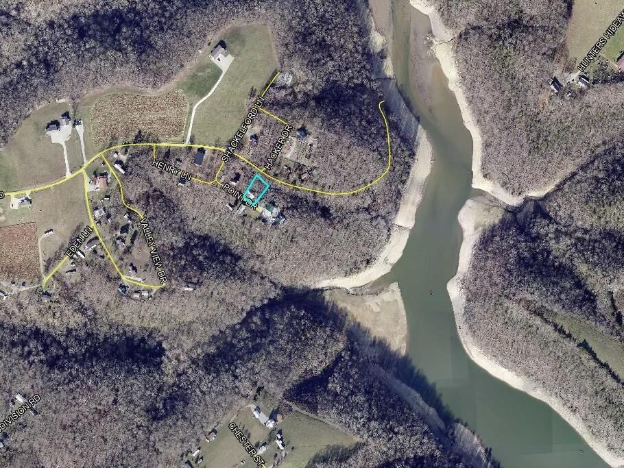 46 Point Dr, Nancy, KY 42544