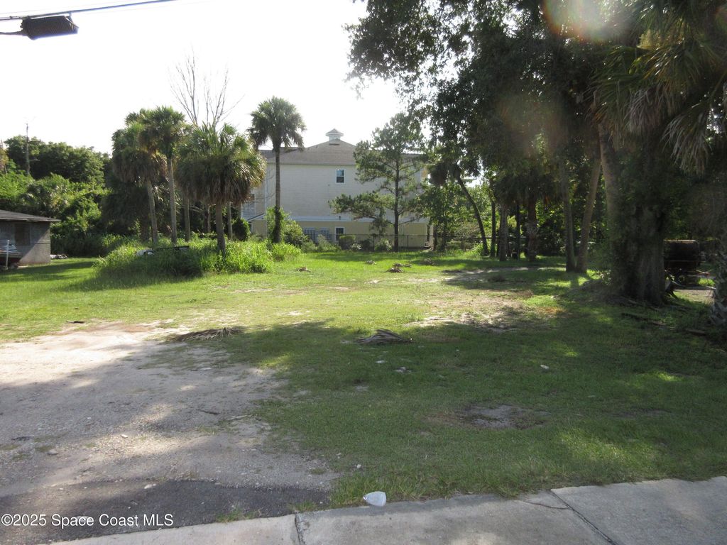 928 S  De Leon Ave, Titusville, FL 32780