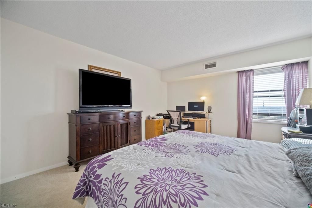 1 Crawford Pkwy 1306, Portsmouth, VA 23704 2 Bed, 2 Bath Condo MLS 10351224 36 Photos