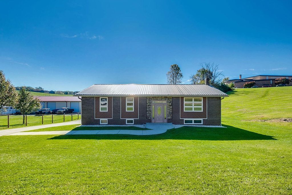 1068 Main St, Surgoinsville, TN 37873 Trulia